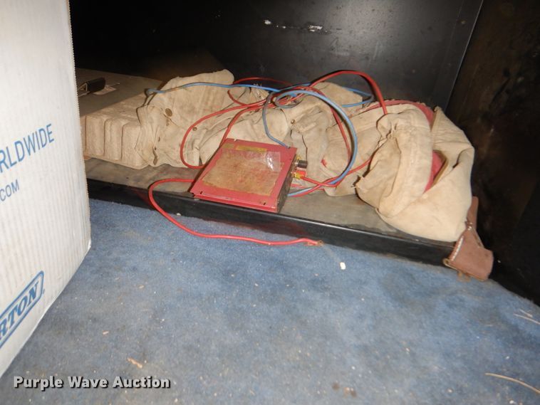 image for item IN9978 1996 Peterbilt 377  toter truck