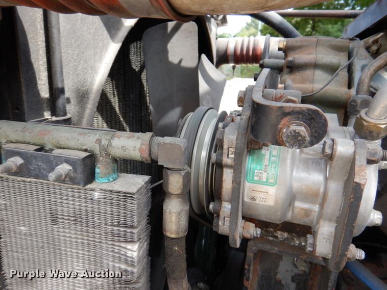 image for item IN9978 1996 Peterbilt 377  toter truck