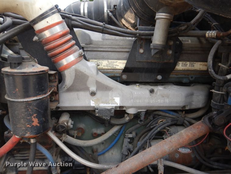 image for item IN9978 1996 Peterbilt 377  toter truck