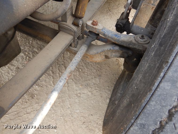 image for item IN9978 1996 Peterbilt 377  toter truck