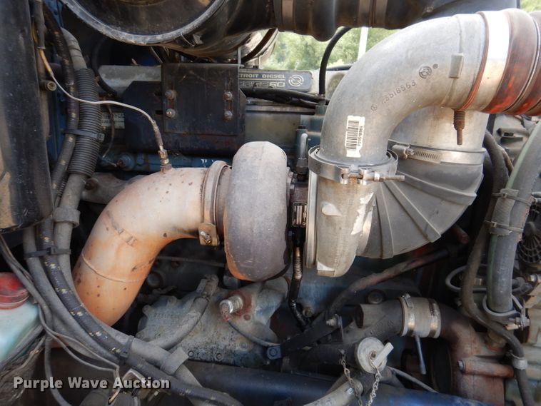 image for item IN9978 1996 Peterbilt 377  toter truck