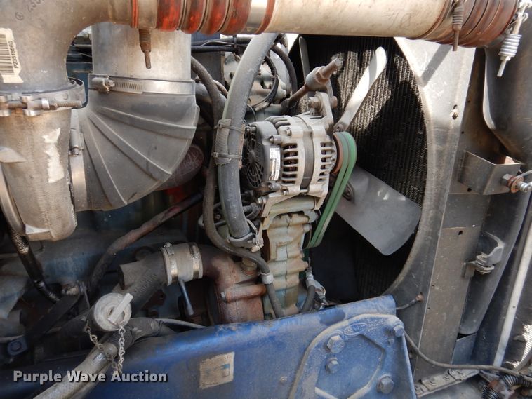 image for item IN9978 1996 Peterbilt 377  toter truck