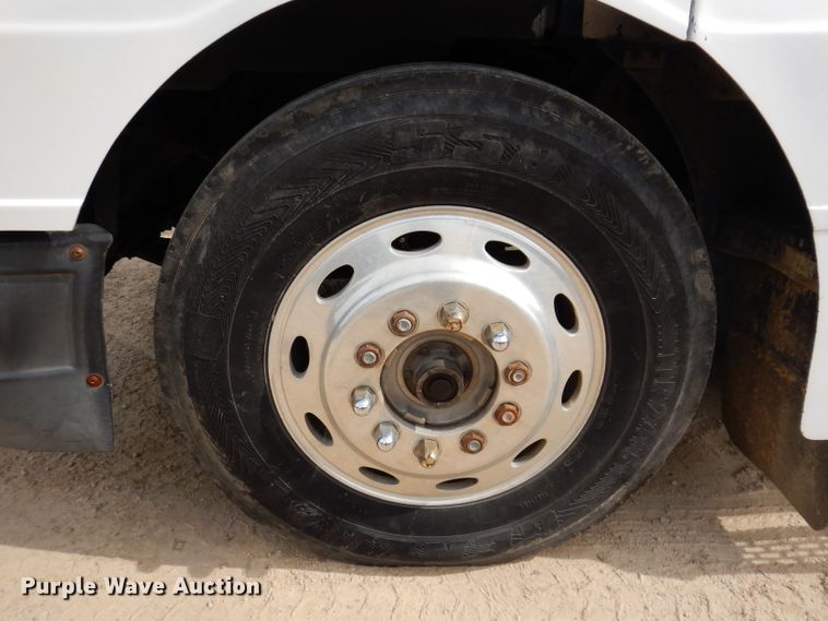 image for item IN9978 1996 Peterbilt 377  toter truck