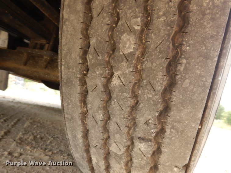 image for item IN9978 1996 Peterbilt 377  toter truck