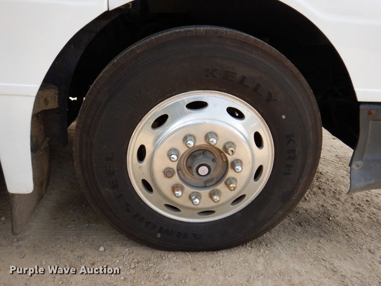 image for item IN9978 1996 Peterbilt 377  toter truck