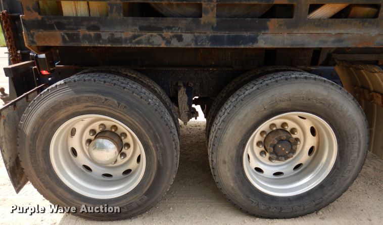 image for item IN9978 1996 Peterbilt 377  toter truck