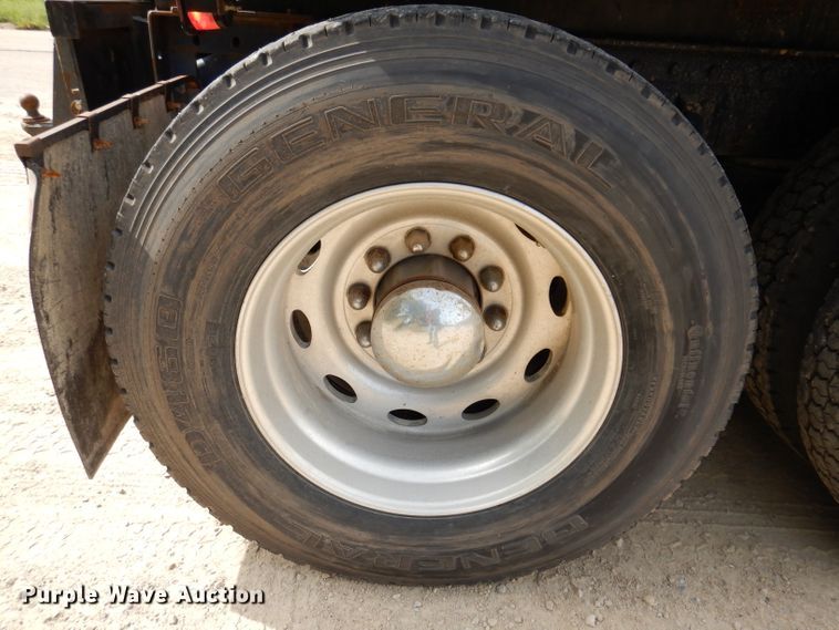 image for item IN9978 1996 Peterbilt 377  toter truck