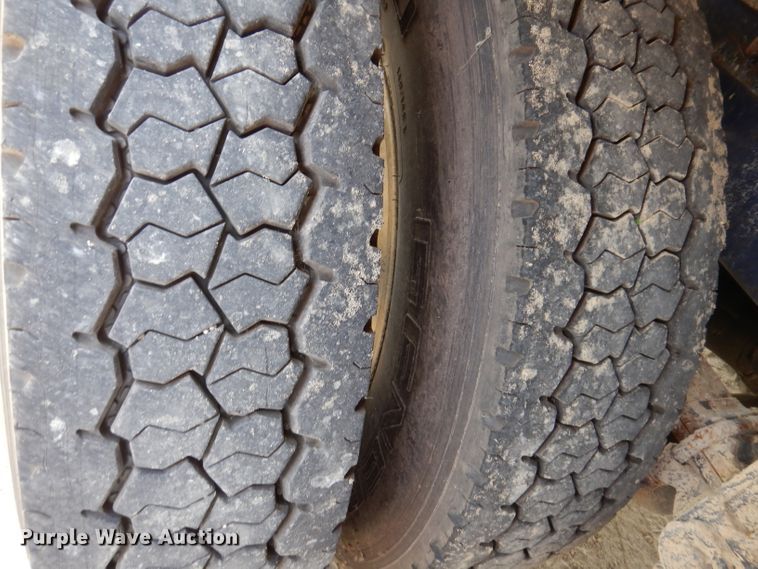 image for item IN9978 1996 Peterbilt 377  toter truck