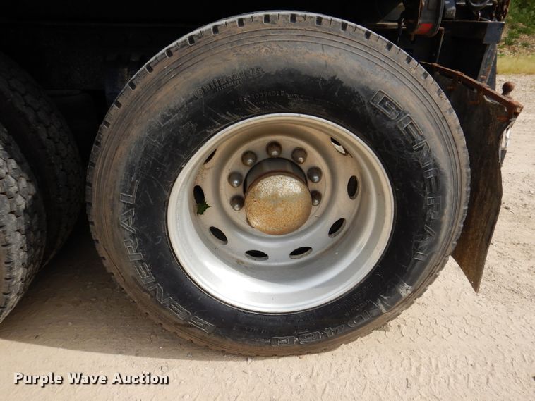 image for item IN9978 1996 Peterbilt 377  toter truck