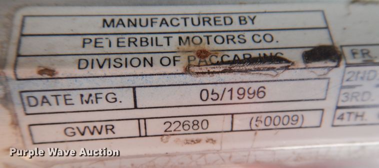 image for item IN9978 1996 Peterbilt 377  toter truck