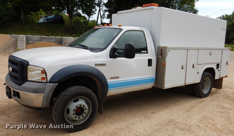 image for item IN9979 2006 Ford F550  utility / service truck
