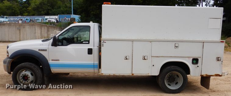 image for item IN9979 2006 Ford F550  utility / service truck