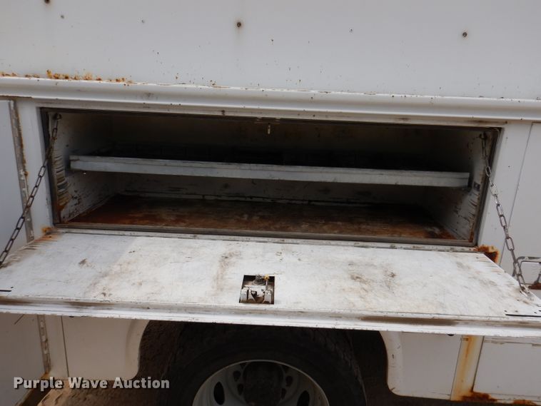 image for item IN9979 2006 Ford F550  utility / service truck