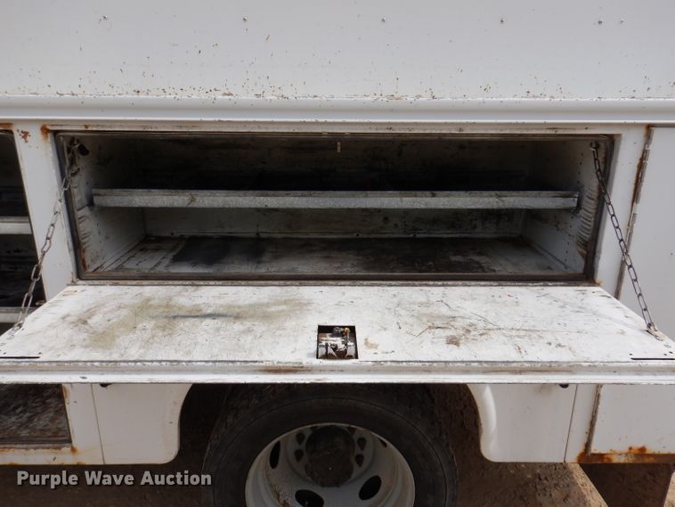 image for item IN9979 2006 Ford F550  utility / service truck