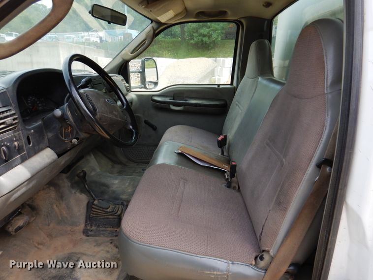 image for item IN9979 2006 Ford F550  utility / service truck