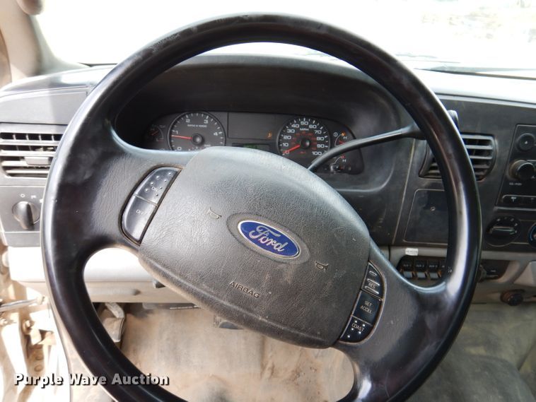 image for item IN9979 2006 Ford F550  utility / service truck