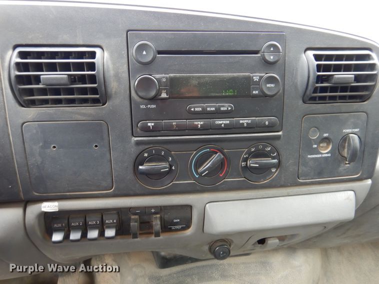 image for item IN9979 2006 Ford F550  utility / service truck