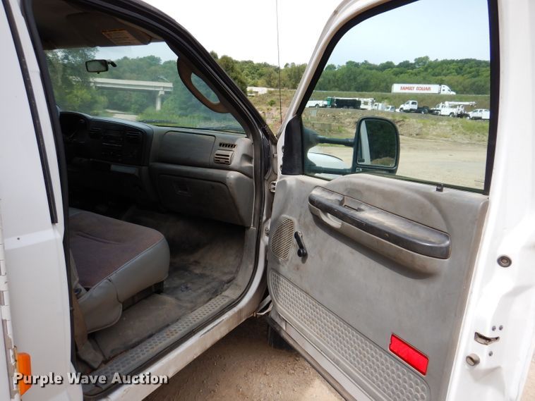 image for item IN9979 2006 Ford F550  utility / service truck