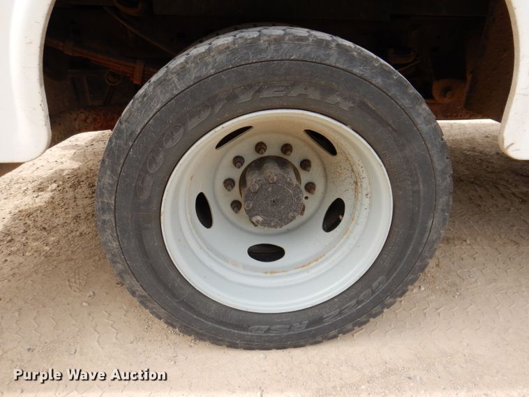 image for item IN9979 2006 Ford F550  utility / service truck