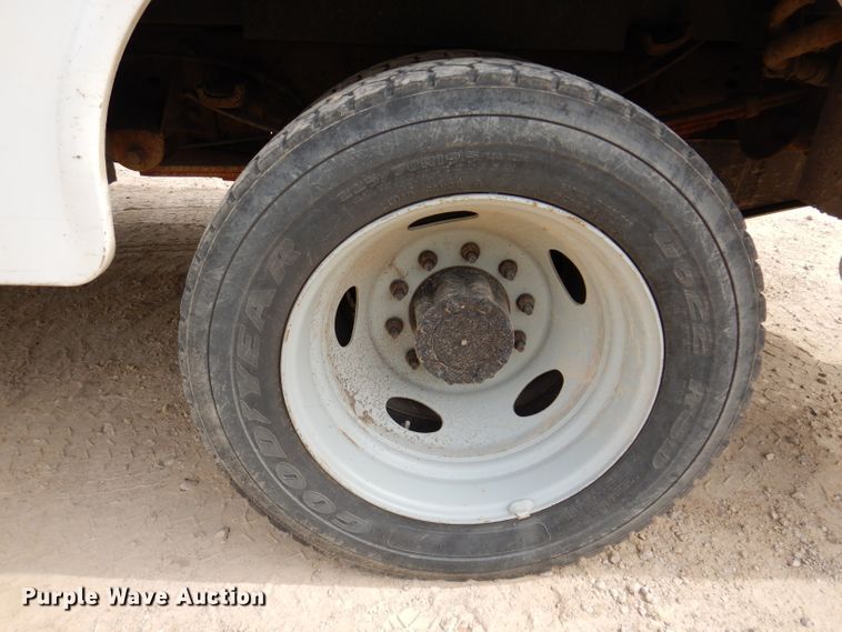 image for item IN9979 2006 Ford F550  utility / service truck