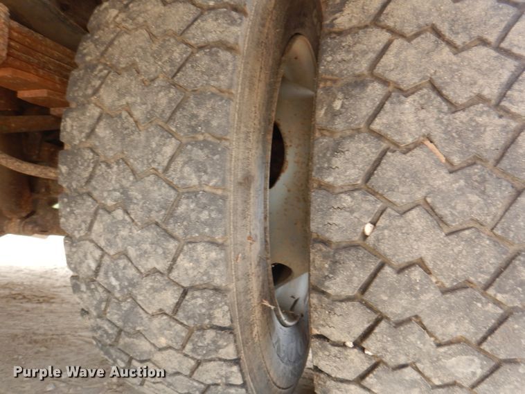 image for item IN9979 2006 Ford F550  utility / service truck