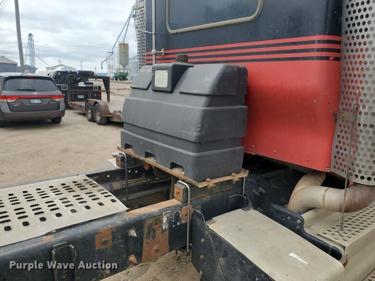 image for item IT9827 2009 Kenworth T800  semi truck