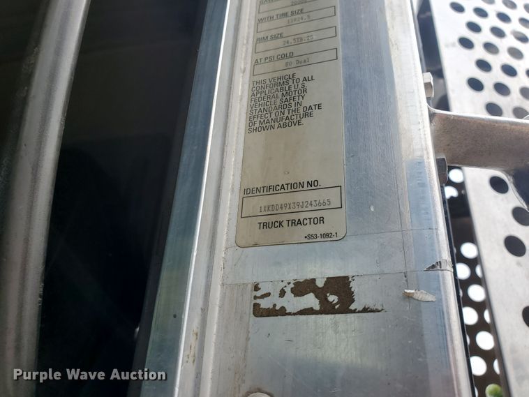 image for item IT9827 2009 Kenworth T800  semi truck