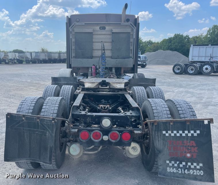 image for item JQ9715 2007 Kenworth T800  semi truck