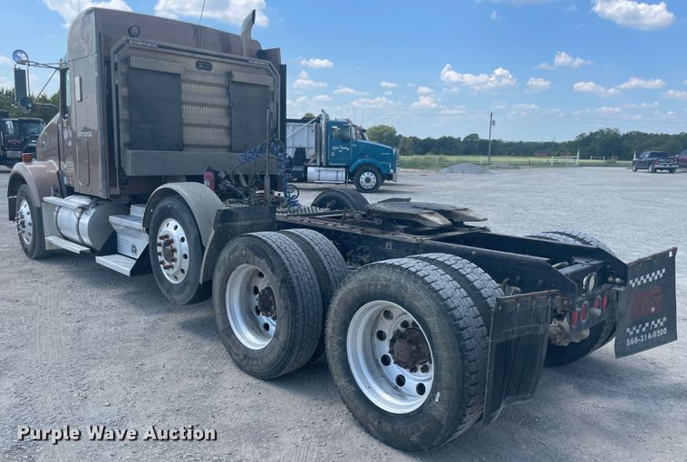 image for item JQ9715 2007 Kenworth T800  semi truck