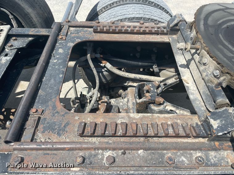 image for item JQ9715 2007 Kenworth T800  semi truck