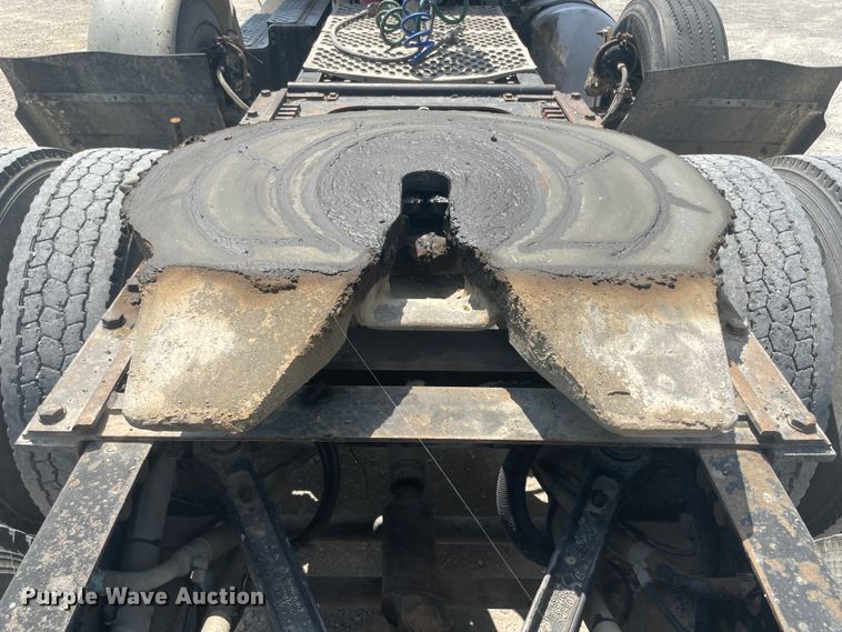 image for item JQ9715 2007 Kenworth T800  semi truck