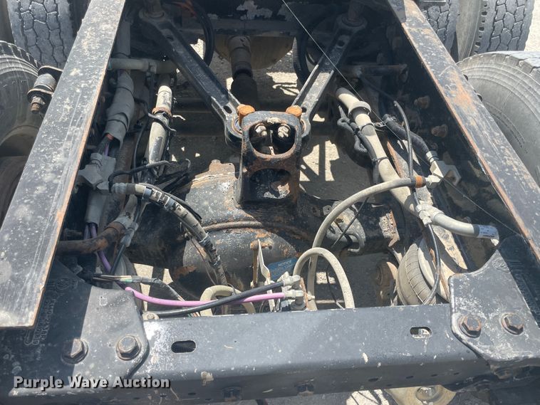 image for item JQ9715 2007 Kenworth T800  semi truck