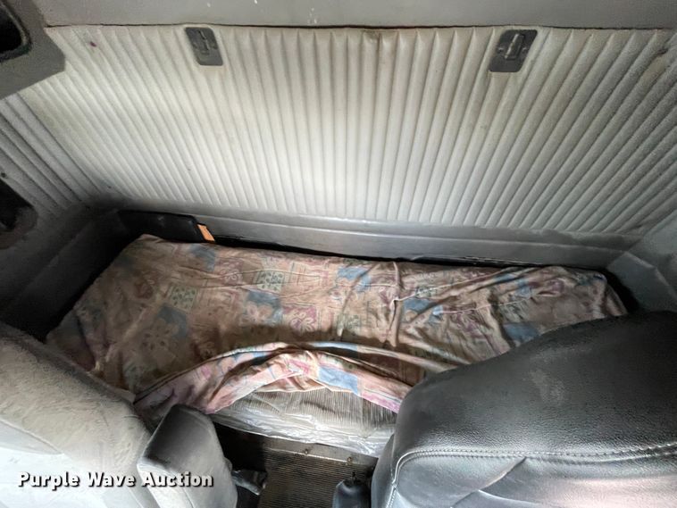 image for item JQ9715 2007 Kenworth T800  semi truck