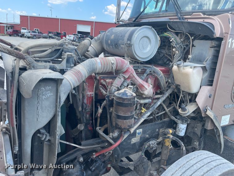 image for item JQ9715 2007 Kenworth T800  semi truck