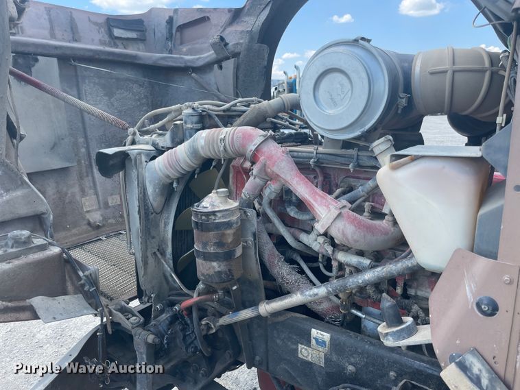 image for item JQ9715 2007 Kenworth T800  semi truck