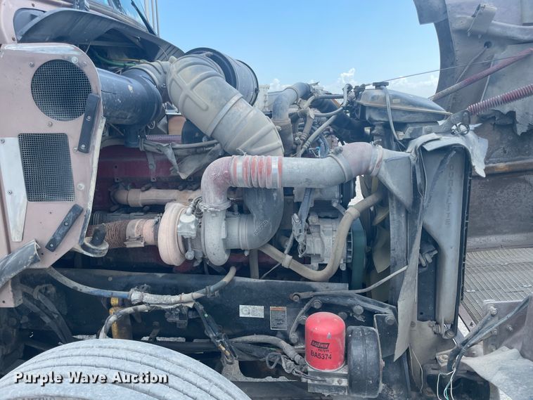 image for item JQ9715 2007 Kenworth T800  semi truck