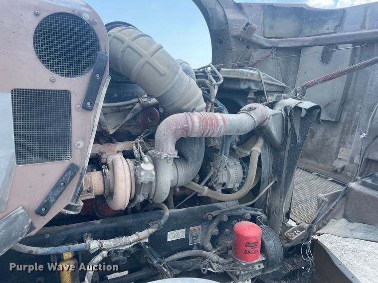 image for item JQ9715 2007 Kenworth T800  semi truck