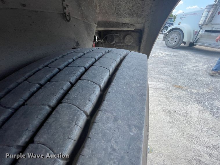 image for item JQ9715 2007 Kenworth T800  semi truck