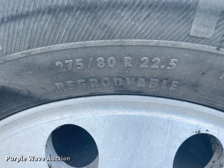 image for item JQ9715 2007 Kenworth T800  semi truck