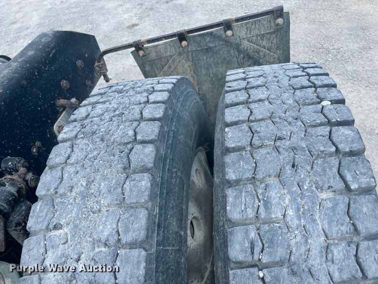 image for item JQ9715 2007 Kenworth T800  semi truck