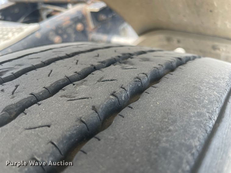 image for item JQ9715 2007 Kenworth T800  semi truck