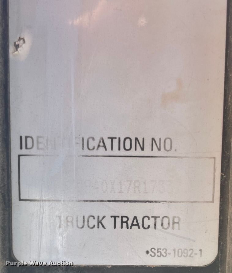 image for item JQ9715 2007 Kenworth T800  semi truck