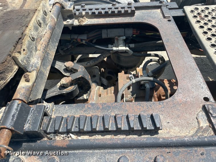 image for item JQ9718 2002 Kenworth T800  semi truck