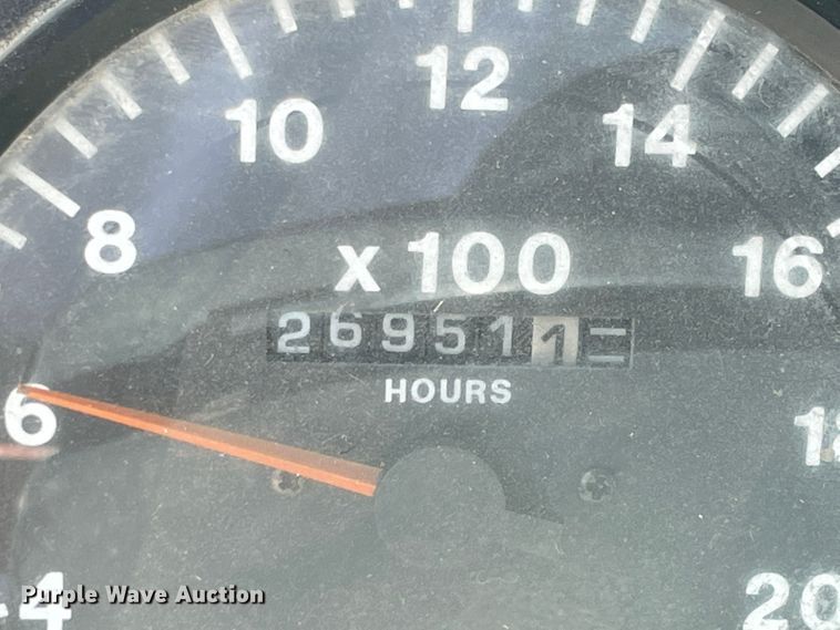 image for item JQ9737 2000 Mack CH613  semi truck