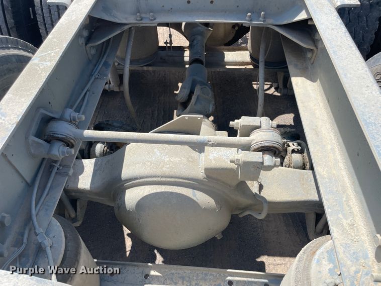 image for item JQ9738 1999 Mack CH613  semi truck