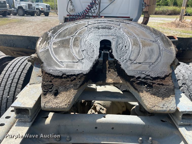 image for item JQ9738 1999 Mack CH613  semi truck