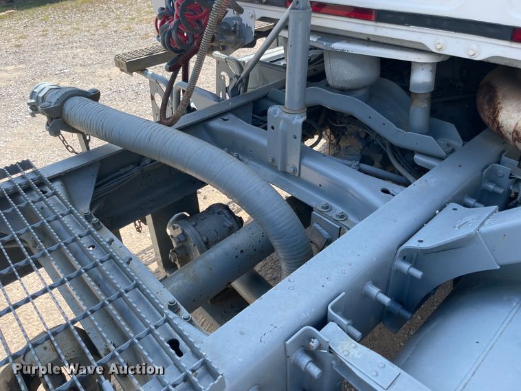 image for item JQ9738 1999 Mack CH613  semi truck