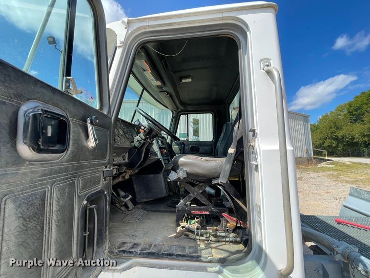 image for item JQ9738 1999 Mack CH613  semi truck