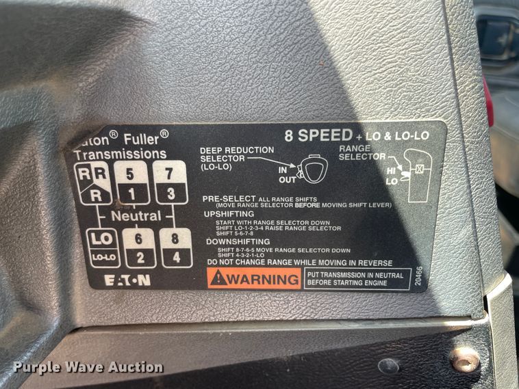 image for item JQ9738 1999 Mack CH613  semi truck