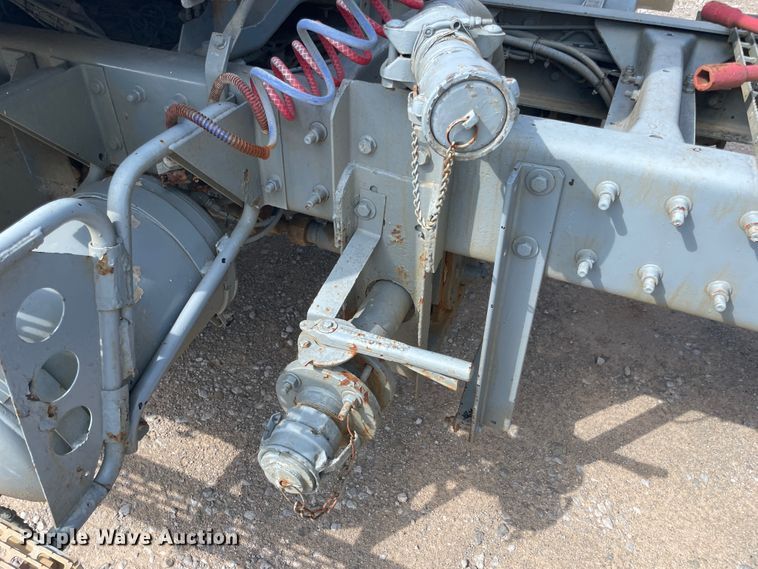 image for item JQ9739 2000 Mack CH613  semi truck